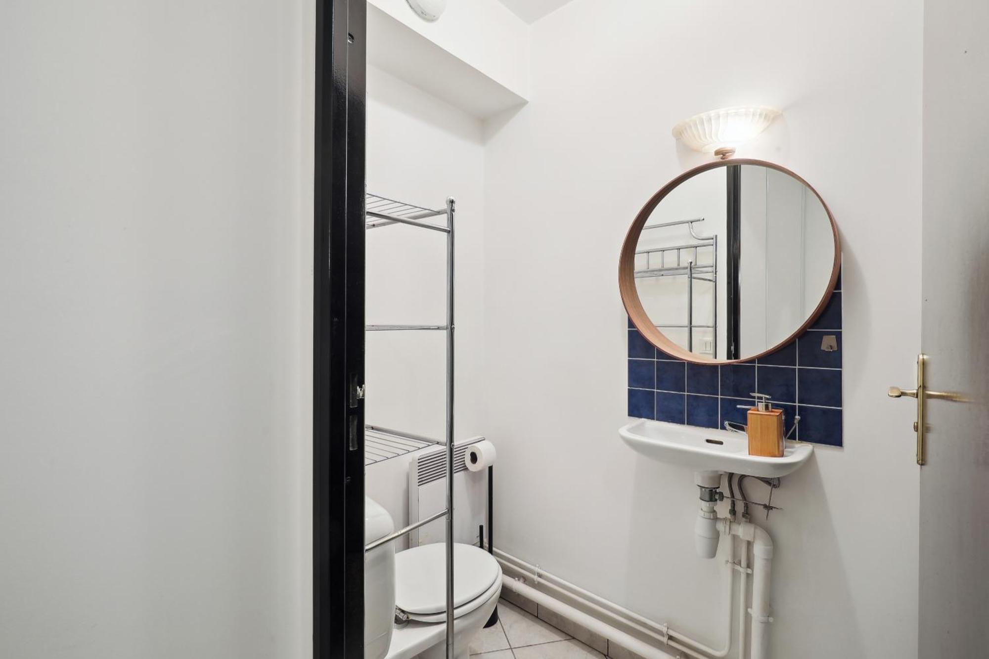 Chic Duplex With Parking Apartment